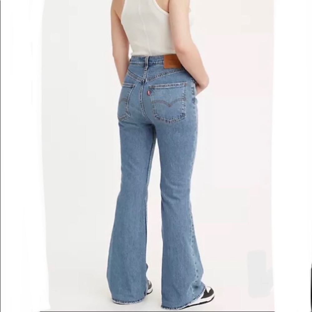 Levi’s High Waisted Flared Leg Jeans - Picture 1 of 16